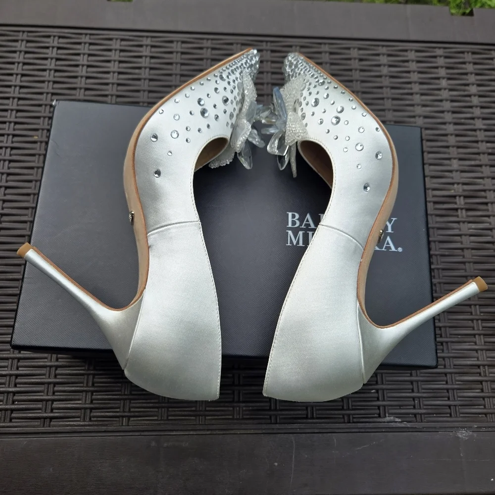 Badgley Mischka Halo White Flower Crystal Embellished Pointed Toe Heels NEW - Picture 6 of 14